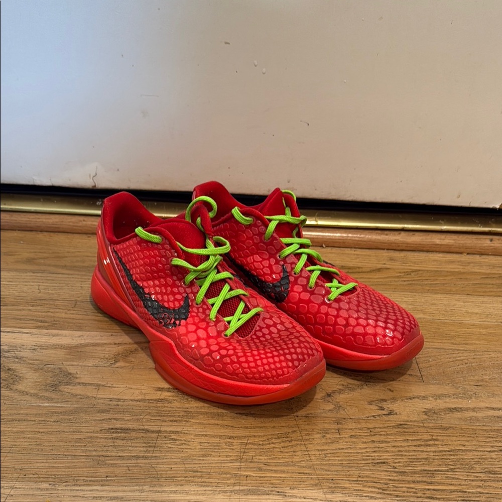 Nike Reverse Grinch